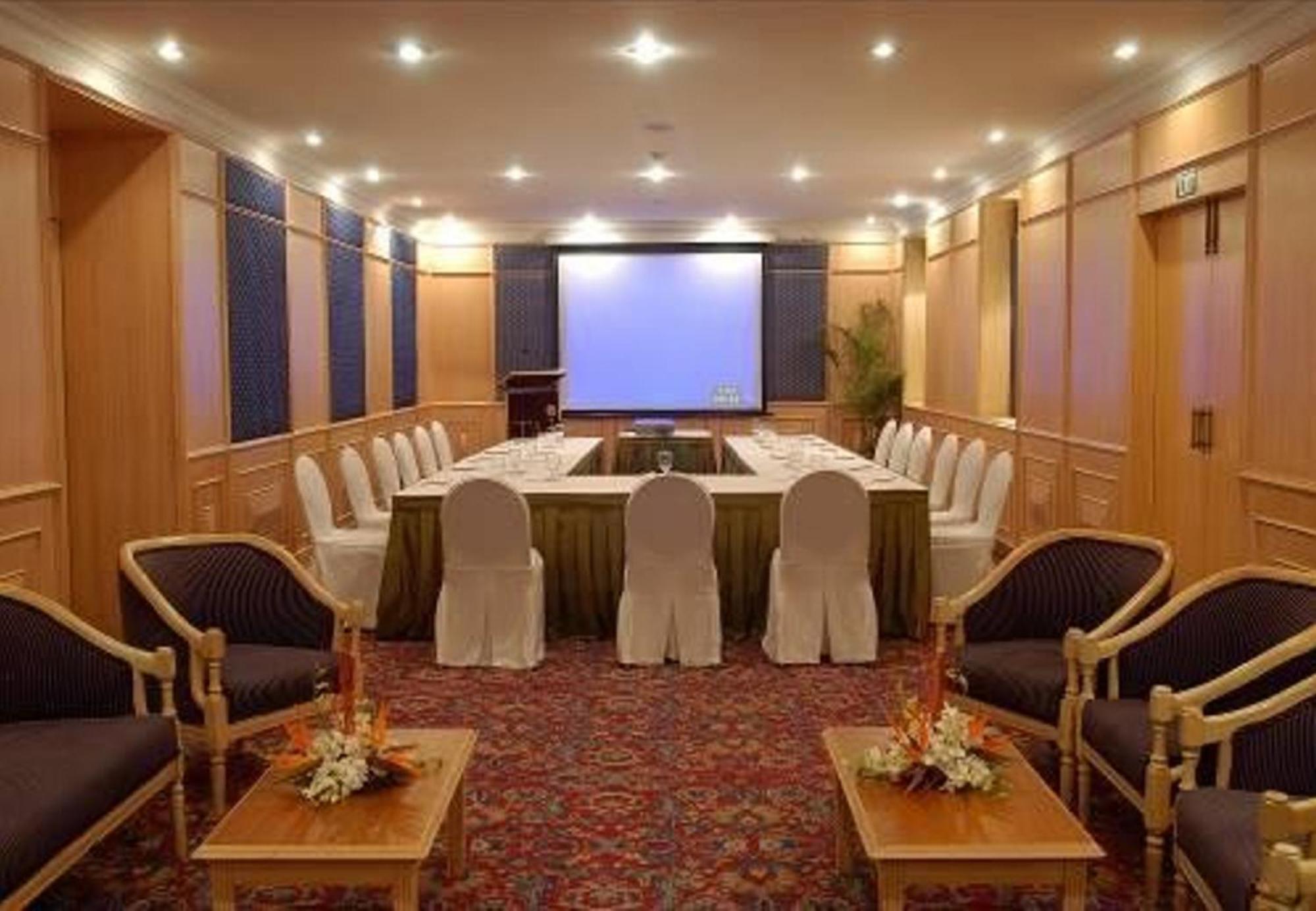 Ambassador, New Delhi - Ihcl Seleqtions Hotel Bagian luar foto Meeting room