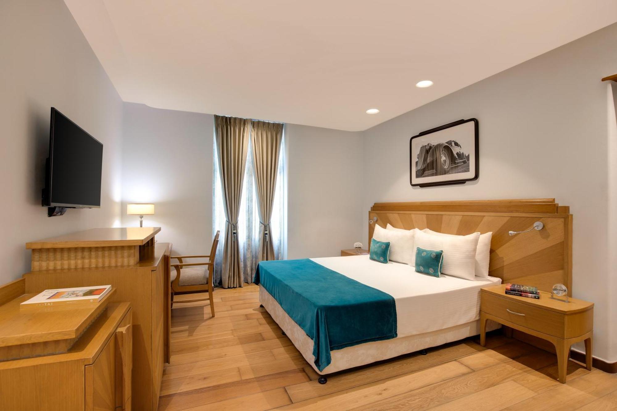 Ambassador, New Delhi - Ihcl Seleqtions Hotel Bagian luar foto A room at the hotel